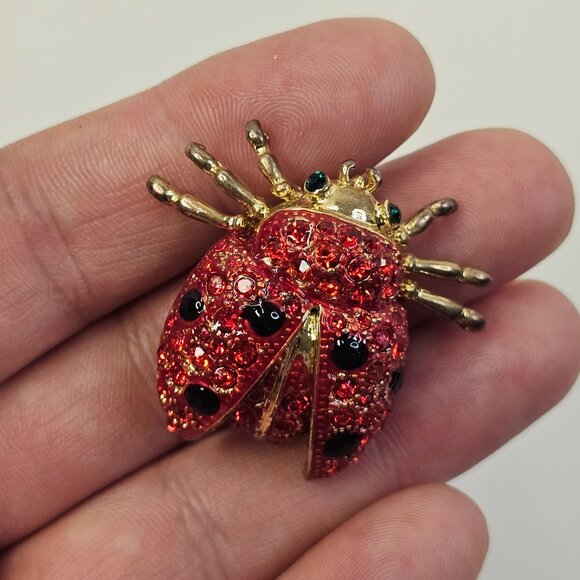 Gold Tone Red Crystal Ladybug Brooch Green Rhinestone Eyes Unmarked Pin - Picture 5 of 8